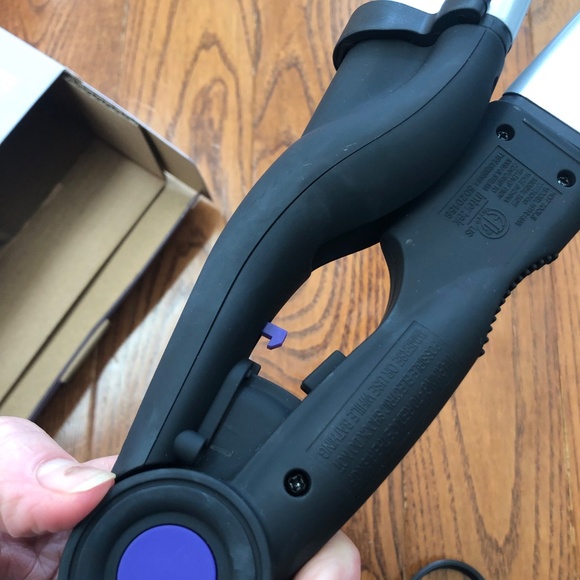 Hot Tools Titanium Deep Waver hair Iron - NEW - Picture 2 of 7
